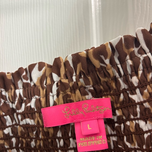 Lilly Pulitzer flattering , festive top, Large - Picture 4 of 4